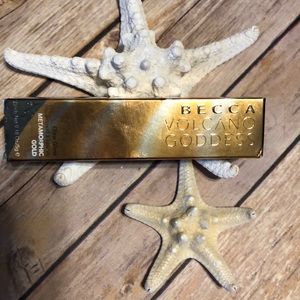 BECCA NIB 📦 Volcano Goddess Gloss